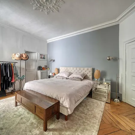 Verneuil Luxury * Paris